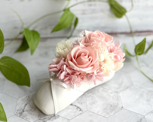 バレエシューズ　花瓶　ピンク　トーシューズ　フラワーベース　バレリーナ ポアントフラワー🩰花とバレエ (@pointeflower) • Instagram