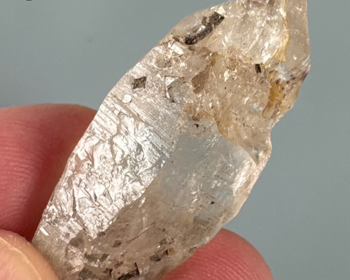 ガネーシュヒマール産 ヒマラヤ水晶 39ミリ 原石ポイント tg884 天然石