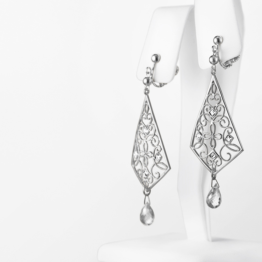 ホワイトトパーズ　ロジウムメッキ　イヤリング