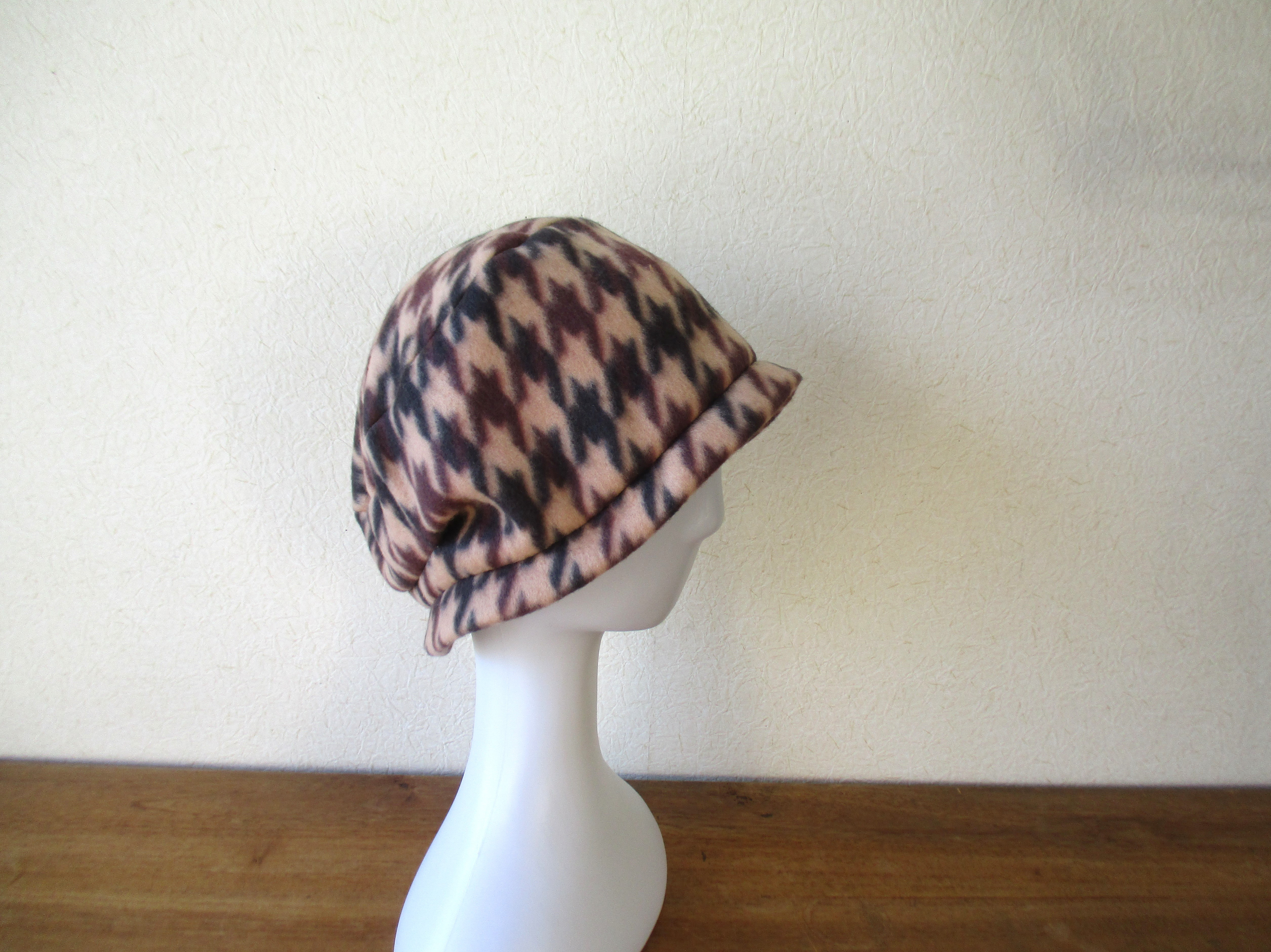 冬のファッショナブルキャップ　ベージュ