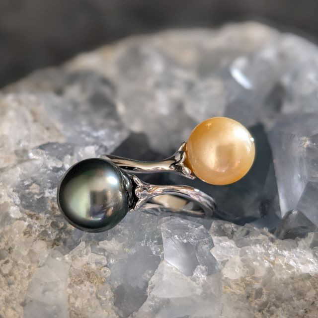 ダイア埋め込み白蝶ゴールド真珠＆黒蝶真珠リング/SV South Sea Pearls ring