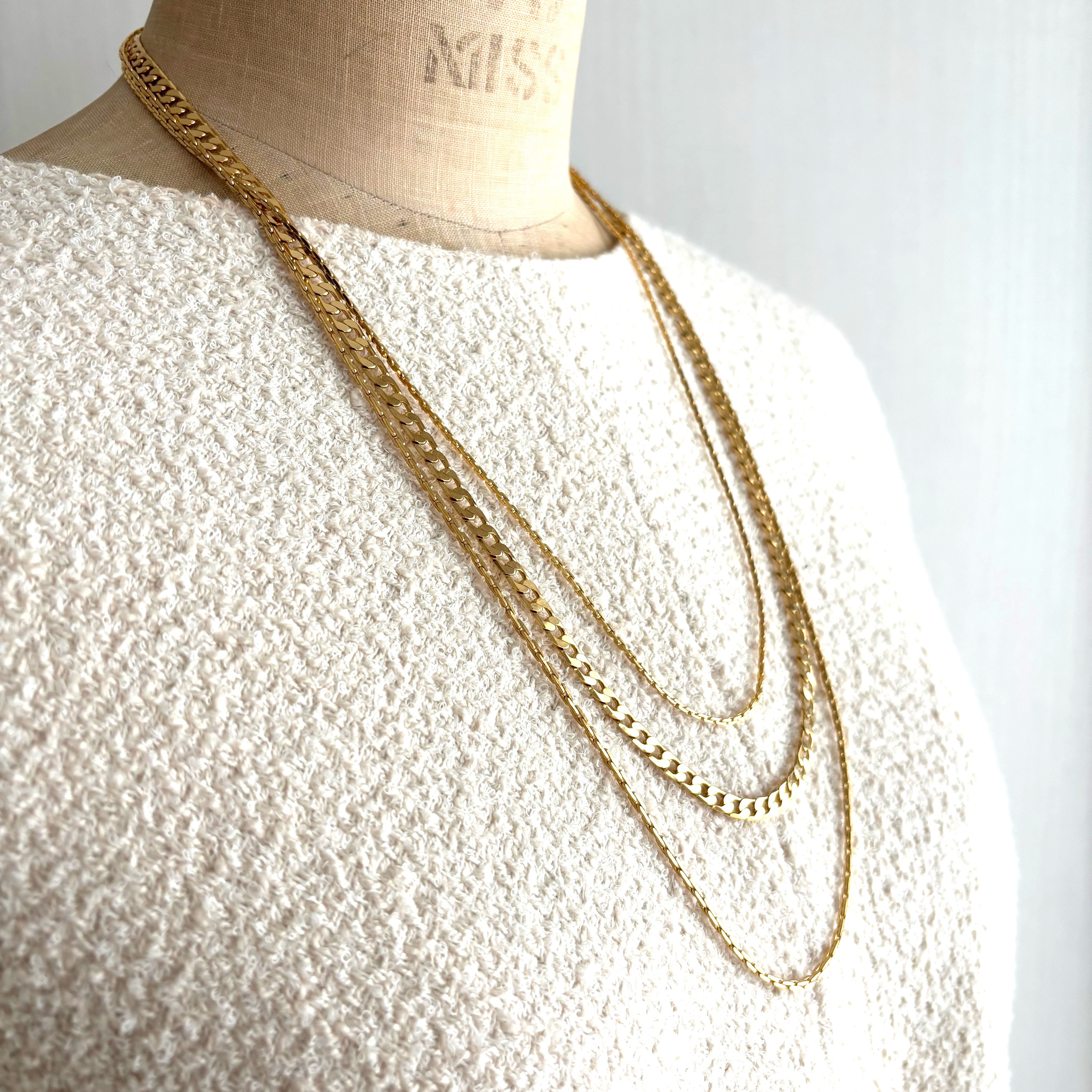 3連ゴールドデザインチェーン ネックレス☆　エレガント　重ね着け　お出かけ　一点もの