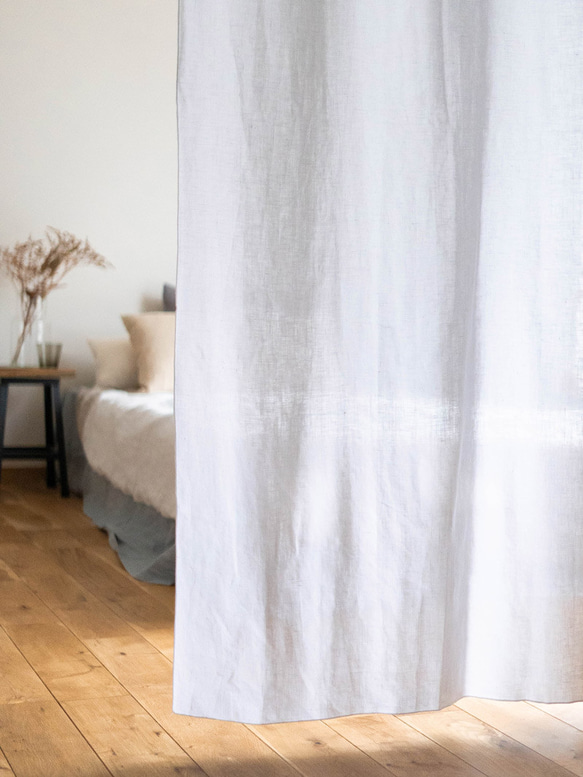 薄くて透けにくいリネンのクリップ留めカーテン（Lサイズ　130×230cm）　目隠し　間仕切　のれん 3枚目の画像