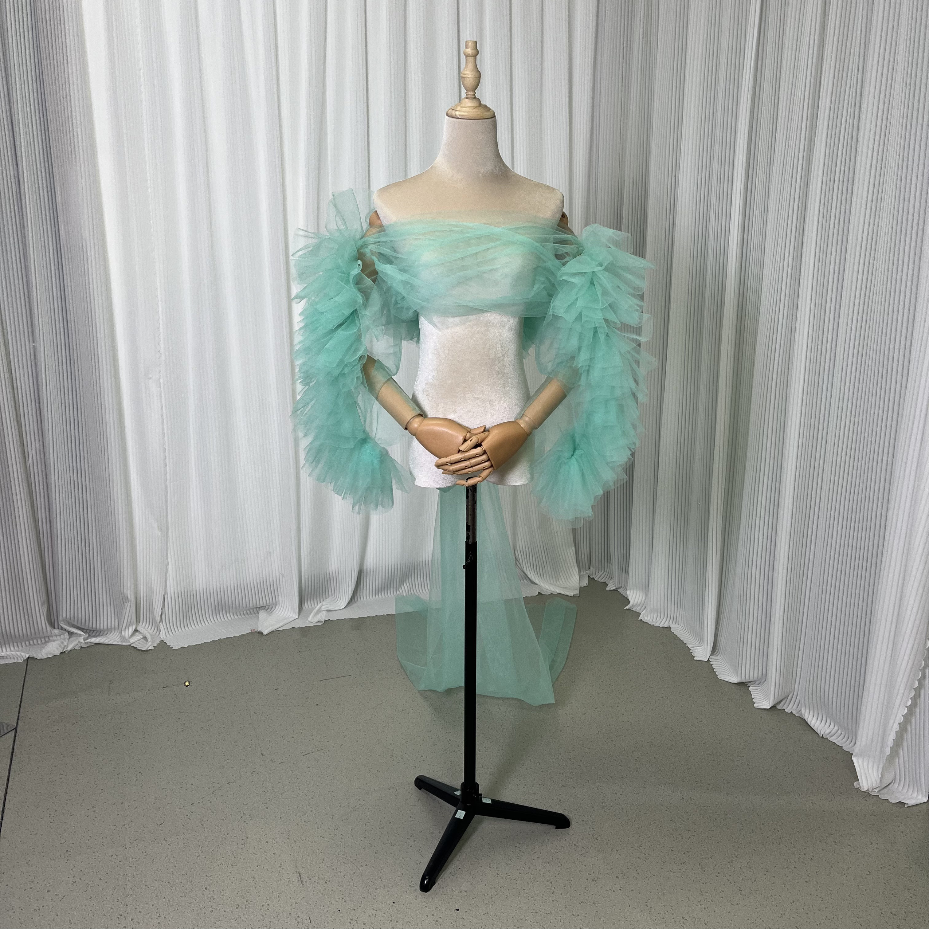 ドレスアレンジ用トップスのみ オフホワイト ソフトチュール ベール風ポンチョ 実例写真！ドレスアレンジ用トップスのみ オフホワイト ソフト