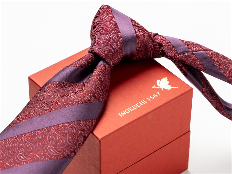 シルクネクタイ　ペイズリーストライプ柄　エンジ　ギフト　ネーム刺繍　INOKUCHI1567　イノクチ　高級ネクタイ