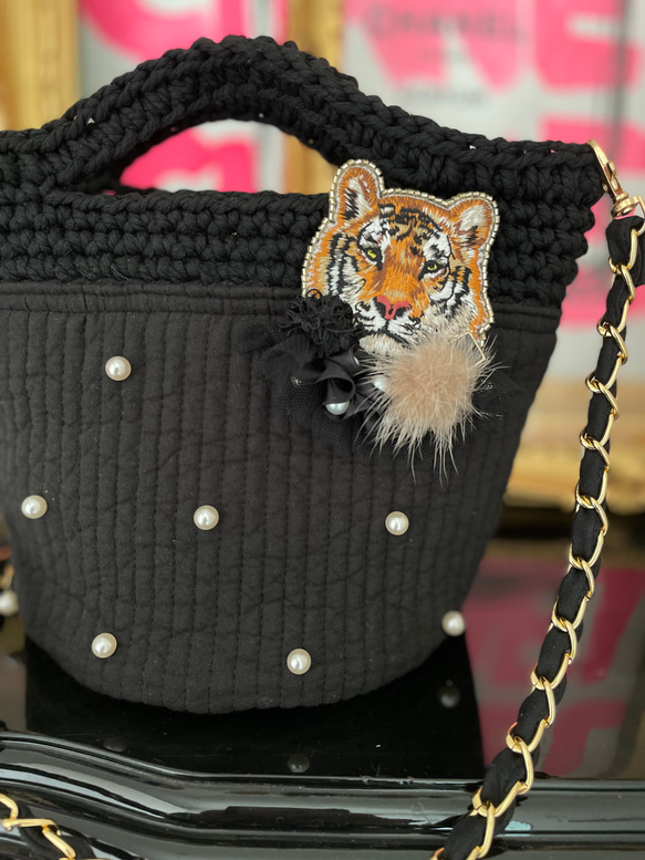 ゴージャス虎さんのブローチ 刺繍ブローチ ビーズブローチ  バッグチャームキーホルダー トラ ファー 12枚目の画像