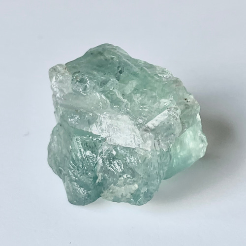 アルーシャサンストーン タンザニア産 グリーンフェルスパー原石 ①