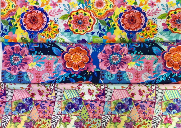 「Flower Patchesシリーズ ポップで色鮮やかな３枚セット」　moda生地　カットクロス 1枚目の画像