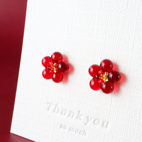ガラス》梅の花 ピアス (イヤリング) 梅 赤 紅梅 紅 ガラス 新年
