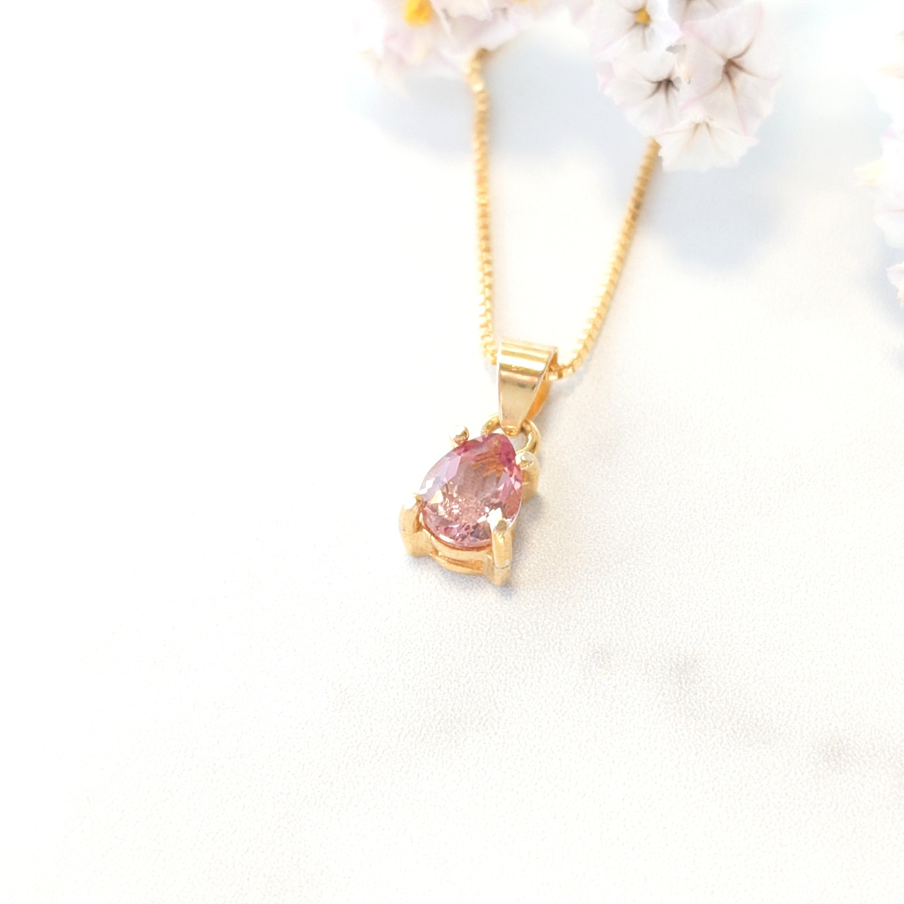 シャンパンゴールドのような煌めきのピンクアパタイトのネックレスNo2
