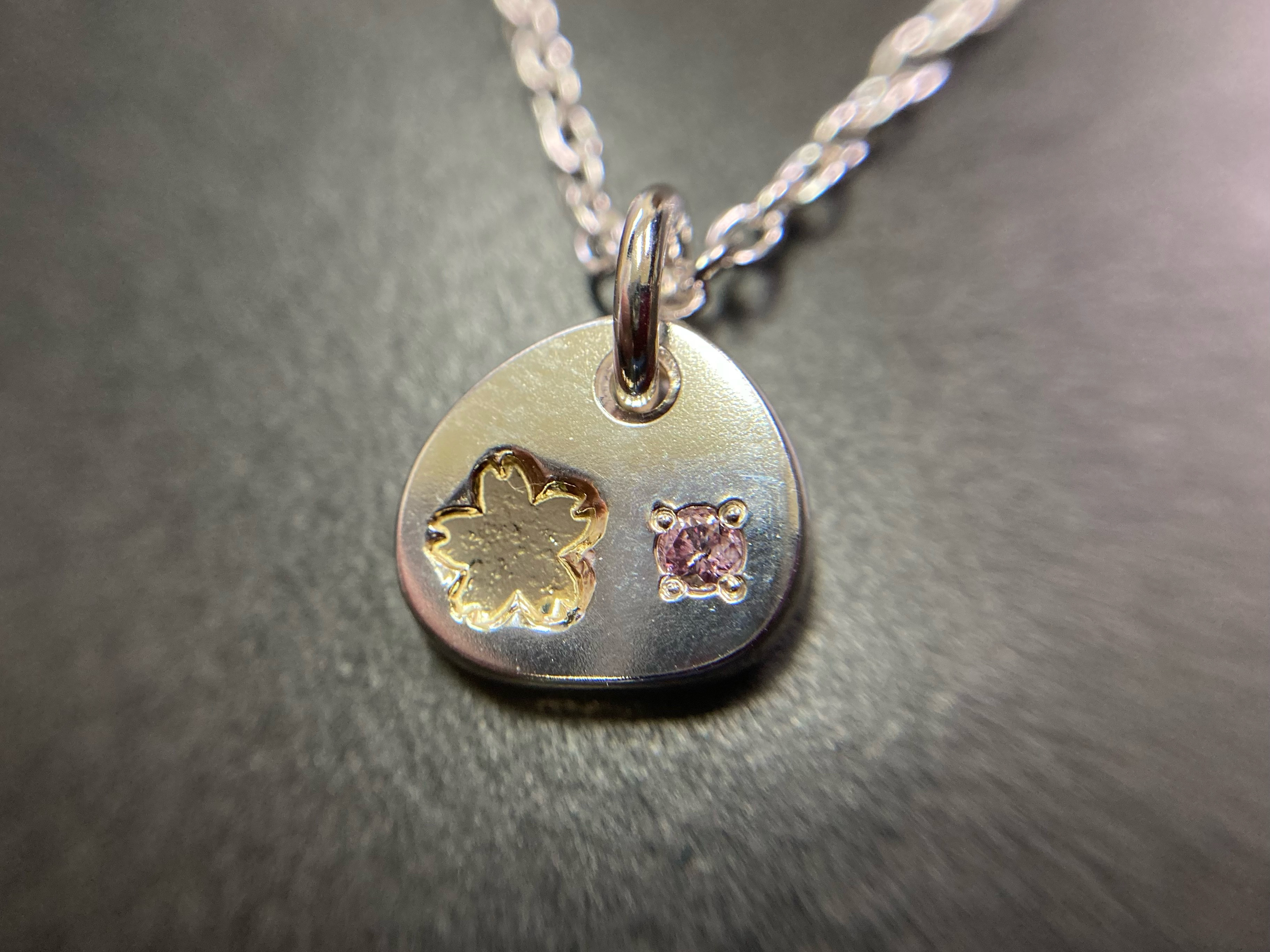 天然ピンクダイヤモンドのシンプルペンダント