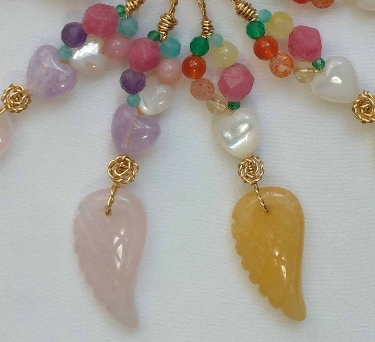 天使の羽　天然石ワイヤーペンダント　No.P100