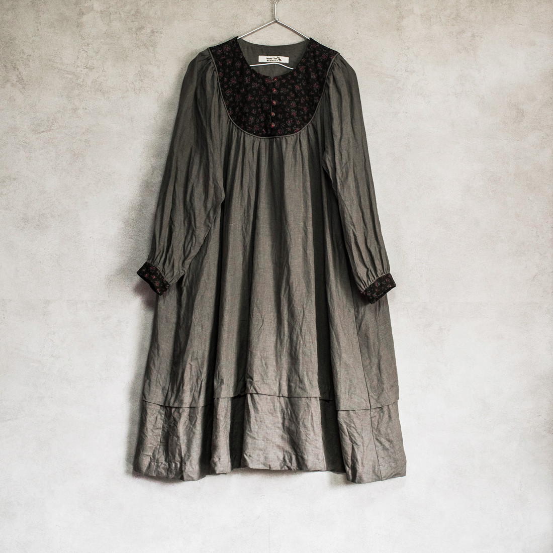 リネン／コットンラグランスリーブワンピース　カーキ／茶系花柄