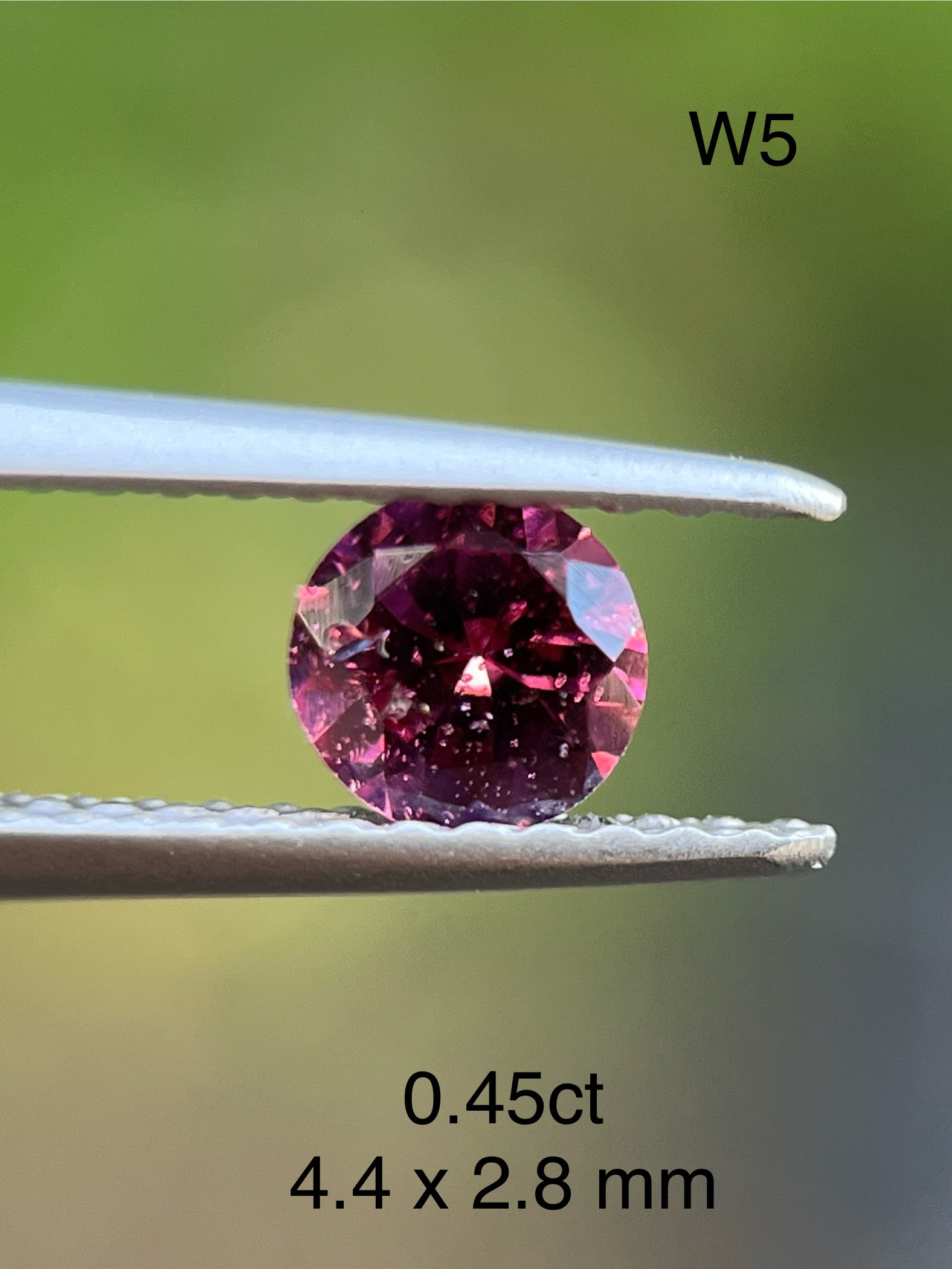 ピンクスピネルルース天然石　0.45ct 4.4x2.8mm pink Spinel