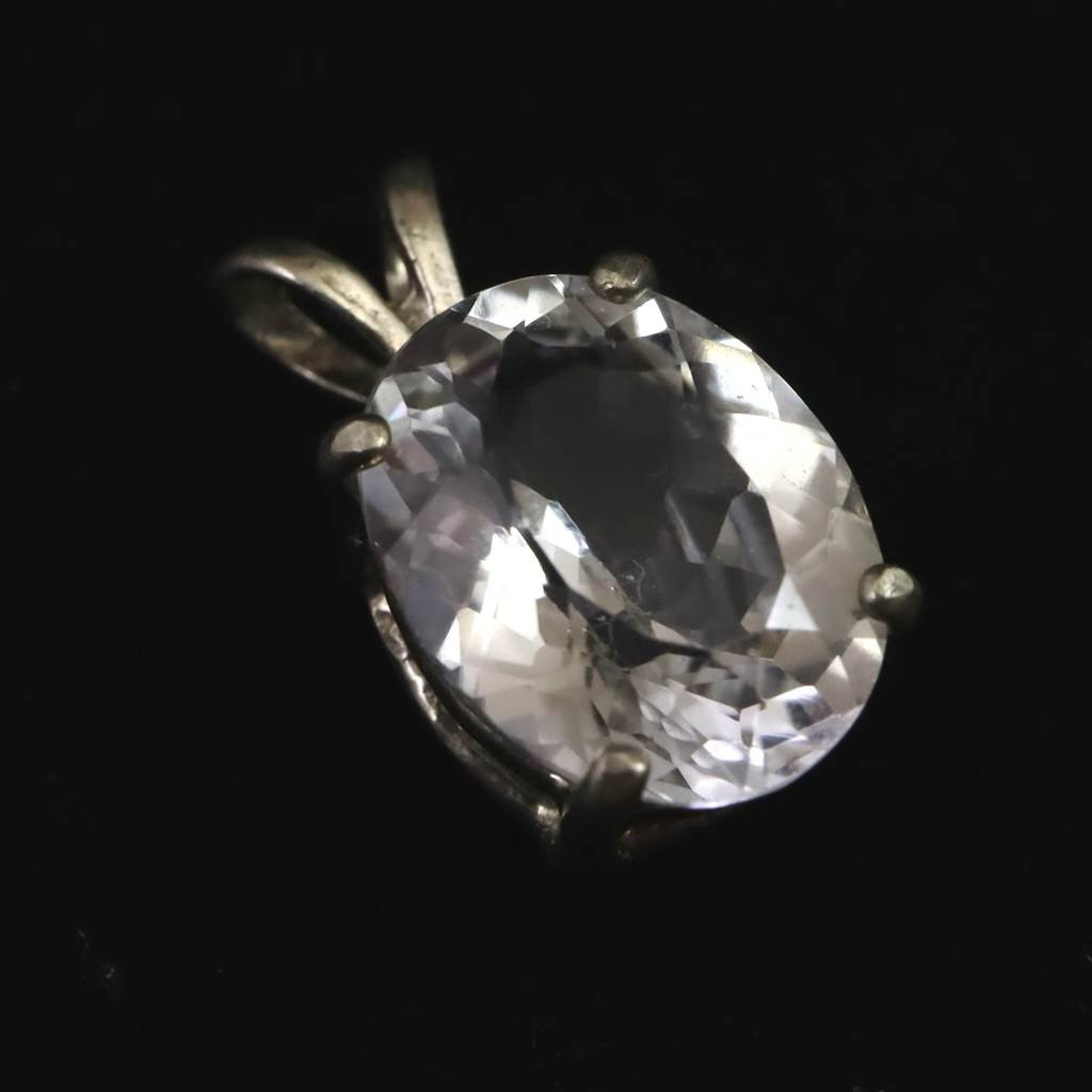 H&E社 フェナカイト  10.3mmオーバルカット ペンダント  1.12g #92403