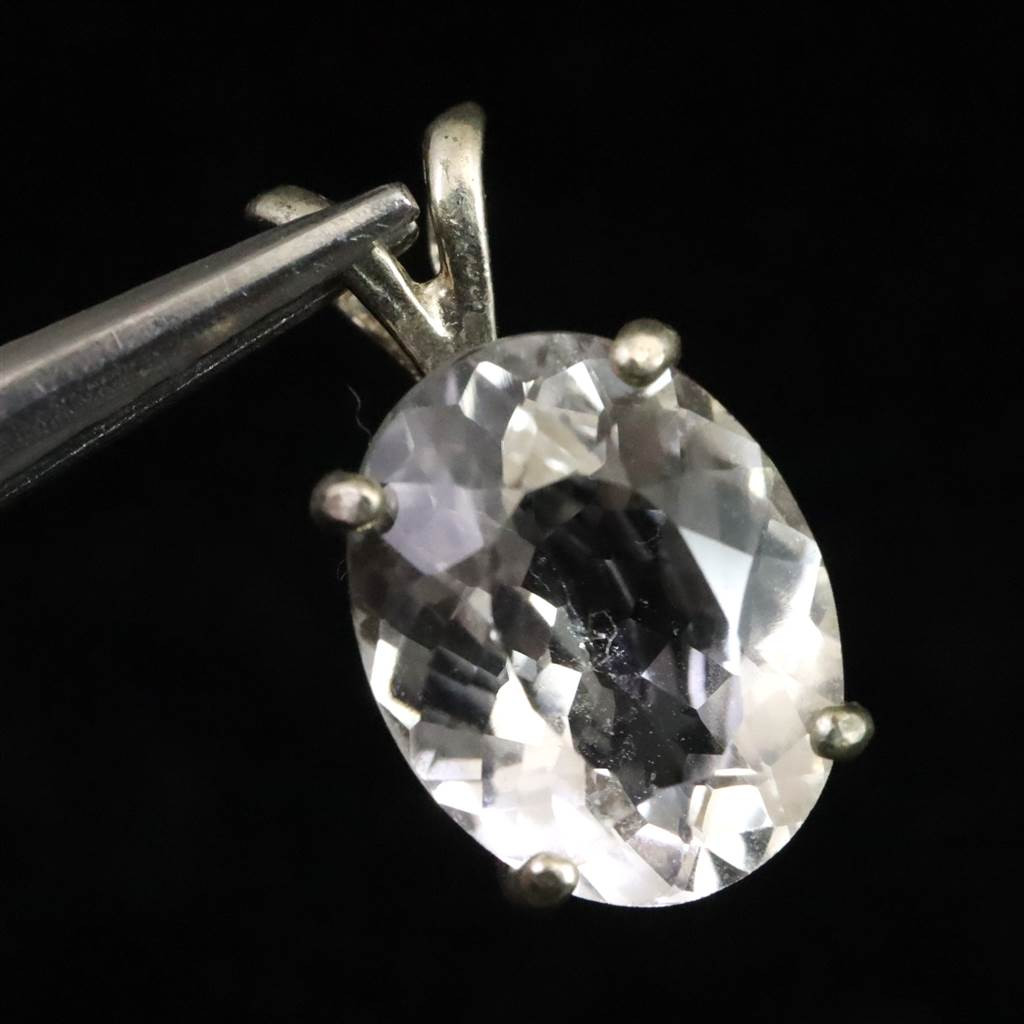 H&E社 フェナカイト  10.3mmオーバルカット ペンダント  1.12g #92403