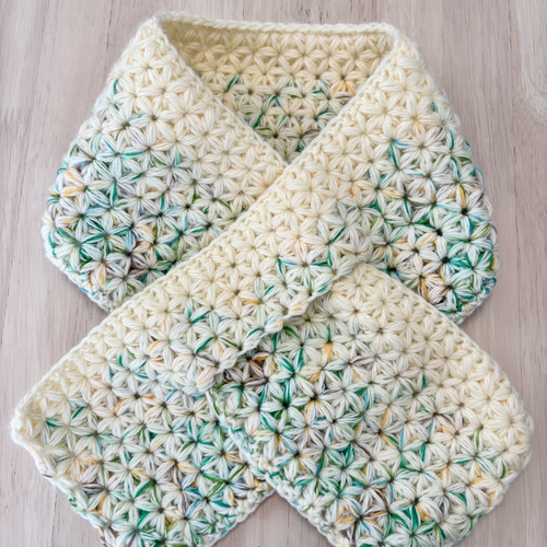 ミニマフラー 花模様 幾何学模様 穴あき 通し穴 ショート丈 手編み