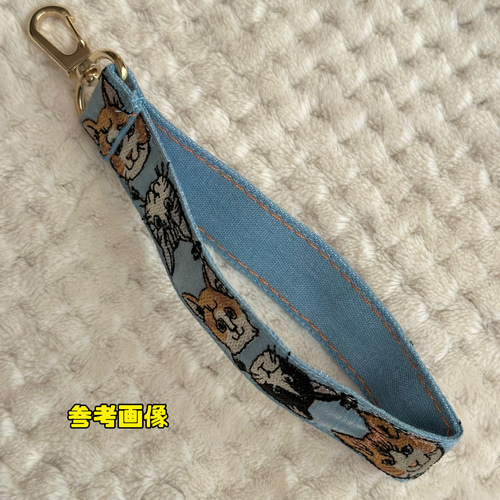 ③猫柄 ハンドメイドストラップ インド刺繍 携帯ストラップ plum grove