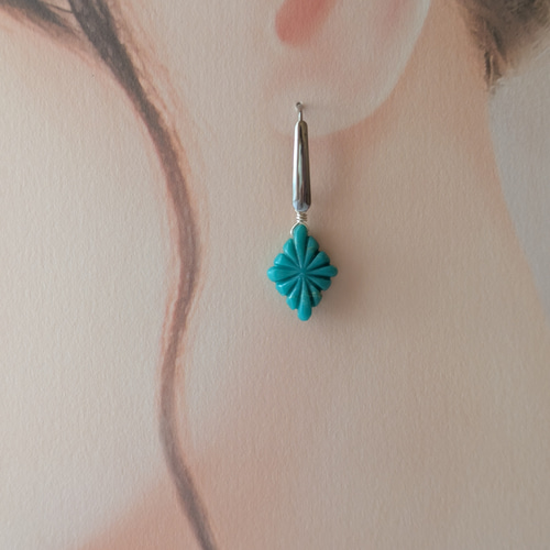 ターコイズロゼンジカービングピアス(訳あり品) ピアス（フック