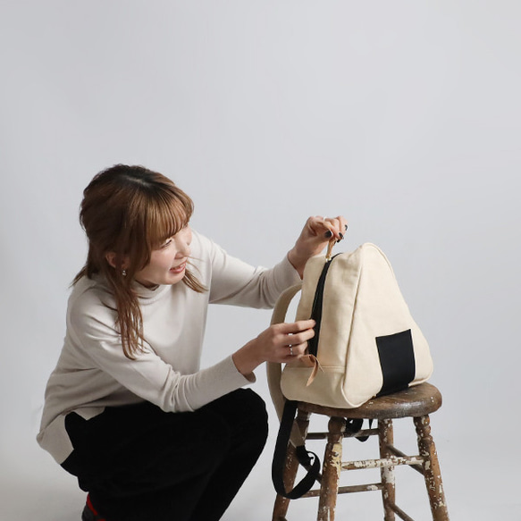 ⁂冬ＳＡＬＥ　さんかくリュック 生成りデニム　おにぎり　牛革レザー　ポケット付き 　小ぶりリュックP68 17枚目の画像