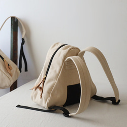 ⁂冬ＳＡＬＥ　さんかくリュック 生成りデニム　おにぎり　牛革レザー　ポケット付き 　小ぶりリュックP68 13枚目の画像