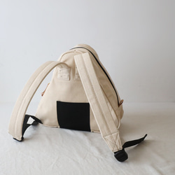 ⁂冬ＳＡＬＥ　さんかくリュック 生成りデニム　おにぎり　牛革レザー　ポケット付き 　小ぶりリュックP68 15枚目の画像