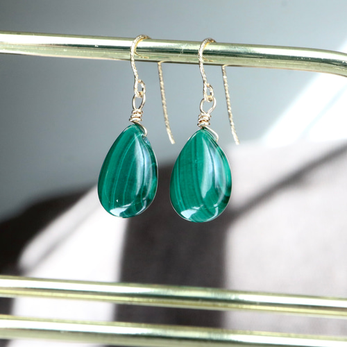 マラカイトピアス天然石