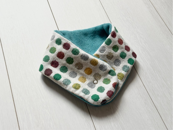 クリスマス特価●まるでカイロ●24時間つけたいネックウォーマーマフラー　カラフルドット　お子様から女性ボタンワンタッチ 5枚目の画像