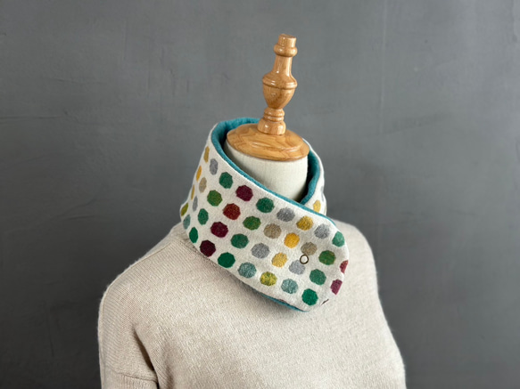 クリスマス特価●まるでカイロ●24時間つけたいネックウォーマーマフラー　カラフルドット　お子様から女性ボタンワンタッチ 7枚目の画像