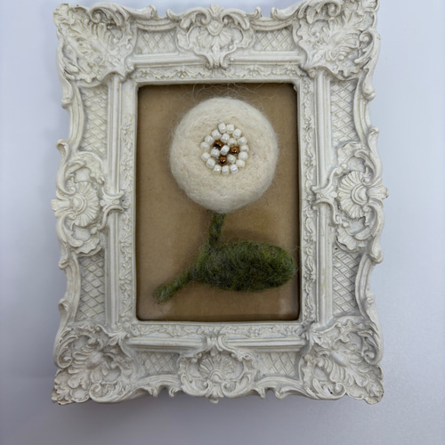 北欧風 雪色の羊毛フェルトブローチ ブローチ iroito.smile 通販