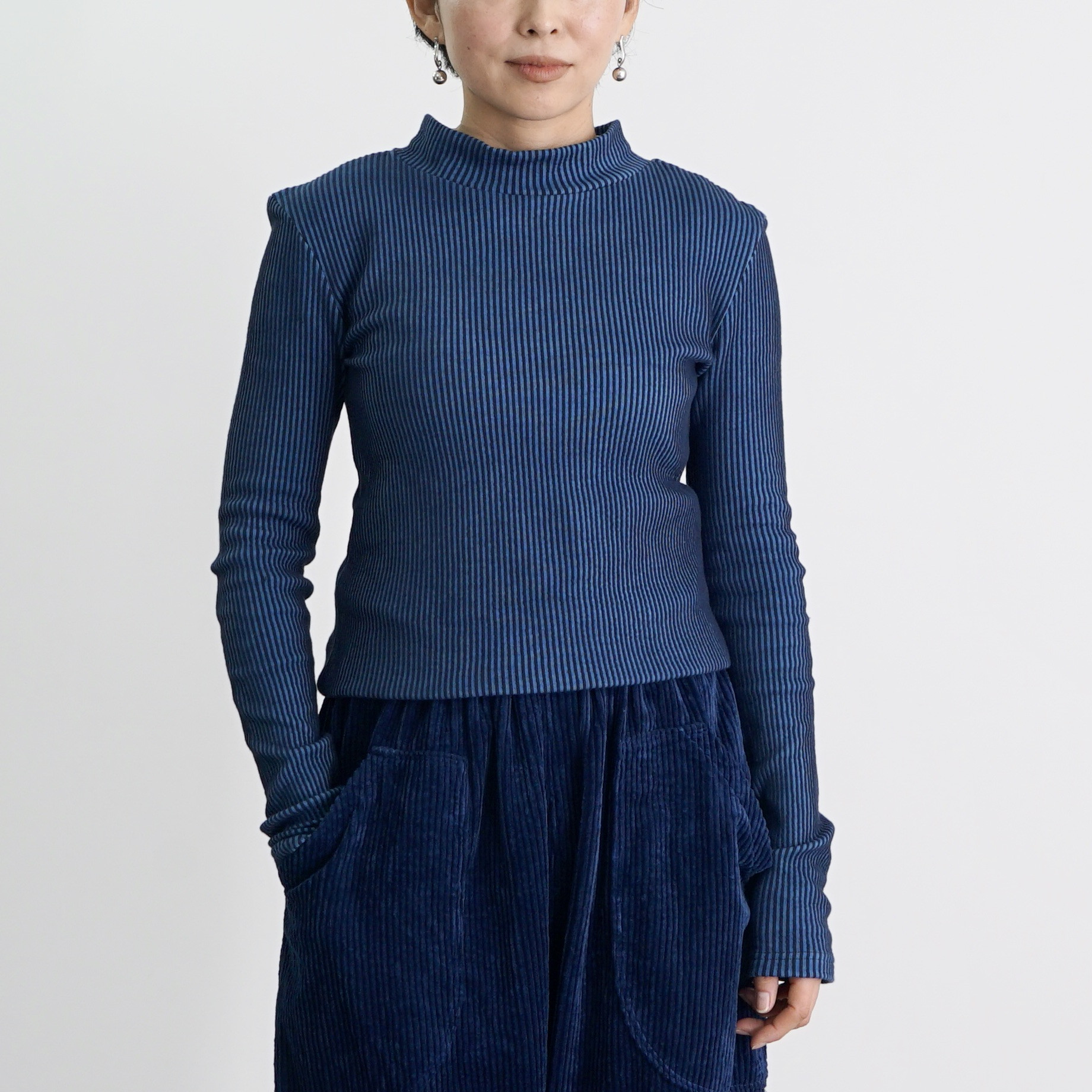 ストライプハイネックニットトップス/ブルー/三河産ニット