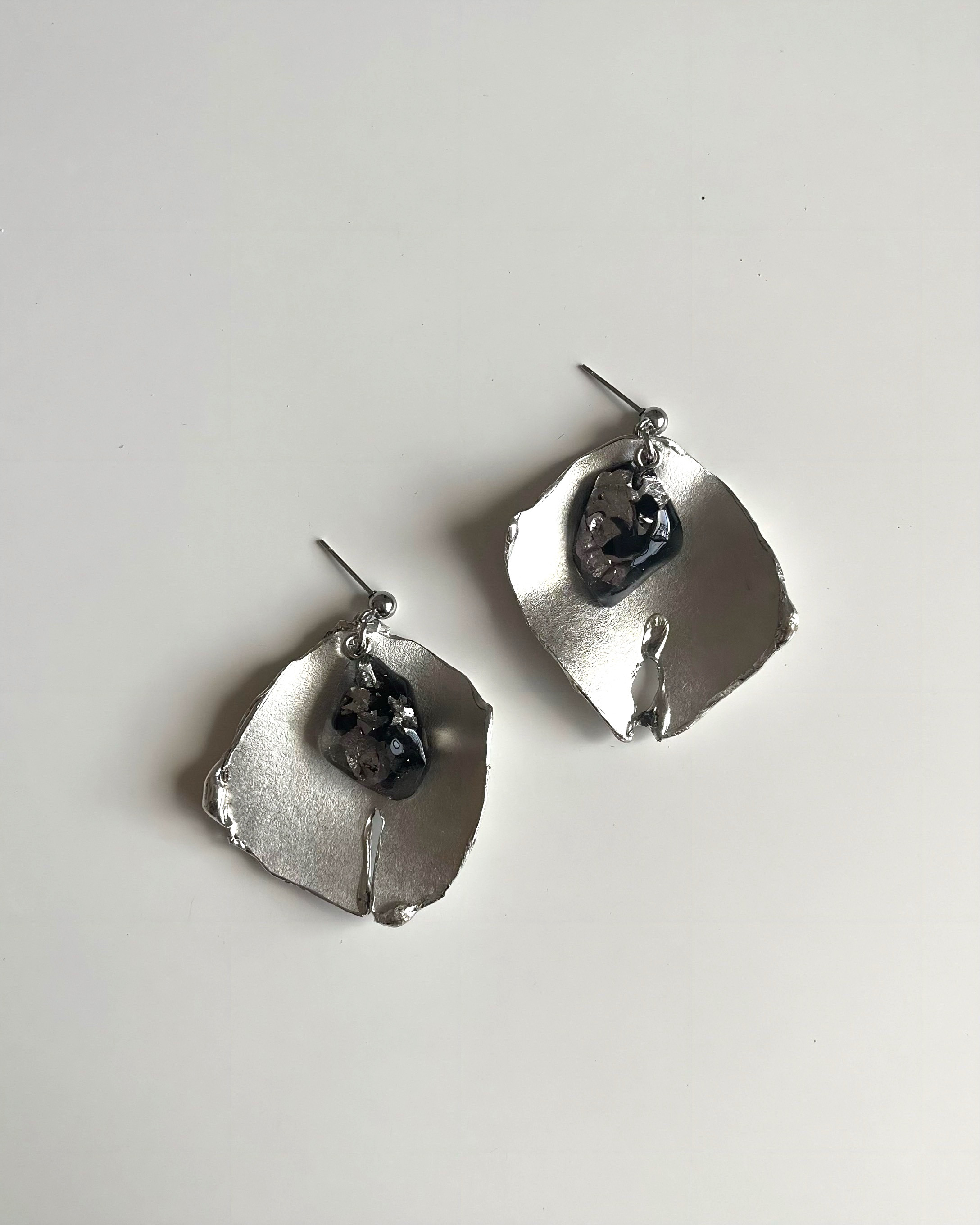 suzu leaf pierce【black× silver】