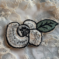 レア＊wolf＆flower、オオカミさんブローチ〇ミナペルホネン ブローチ