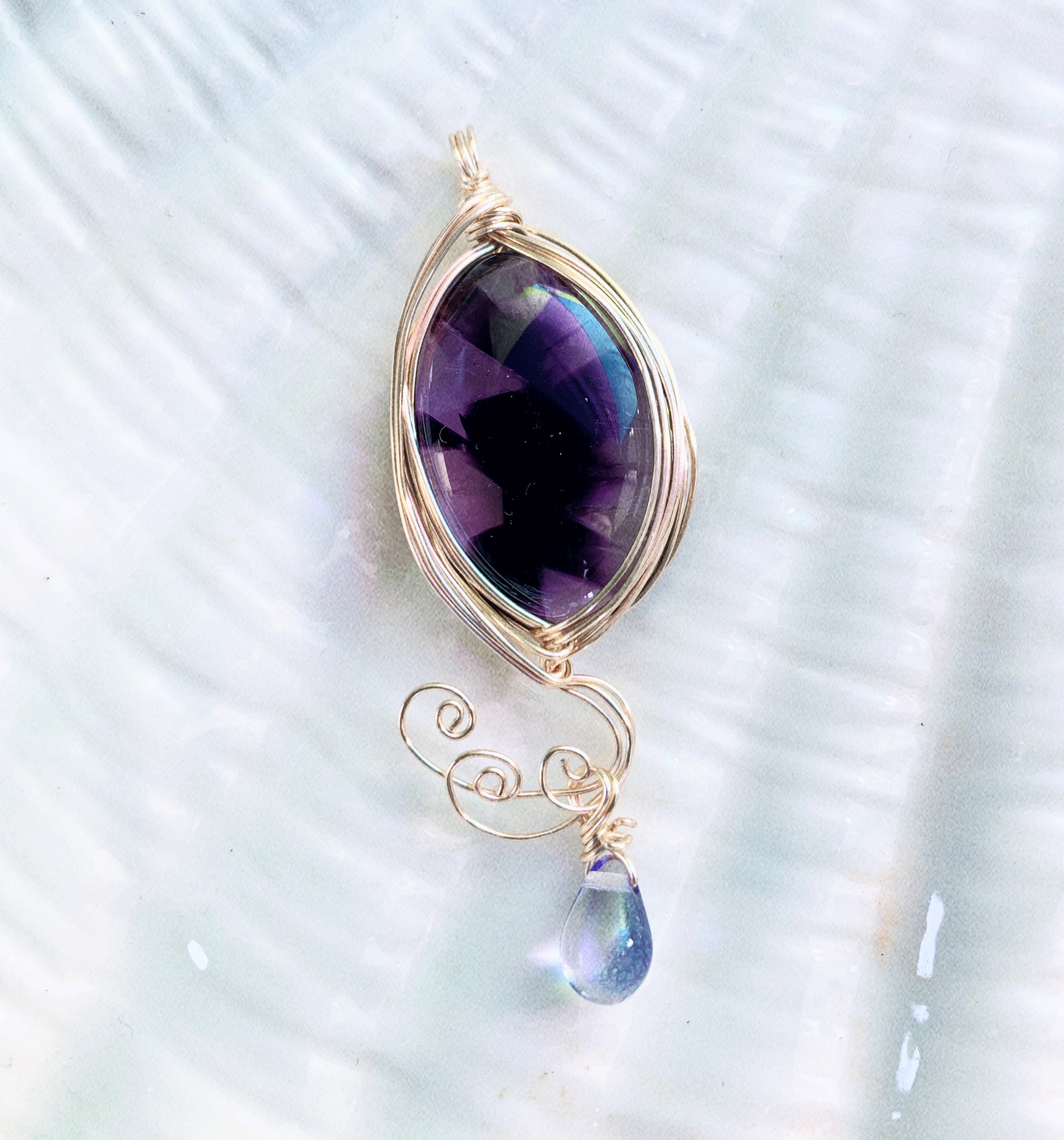 【Coco Ange シリーズ】超美品！アメジスト！優美さ、覚醒、癒し、愛の守護石　天然石エナジーペンダントトップ