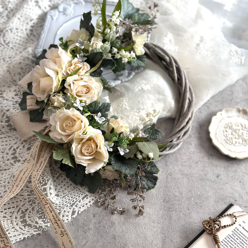 white rose 30cm【リース・ドアリース・玄関リース・造花リース・結婚