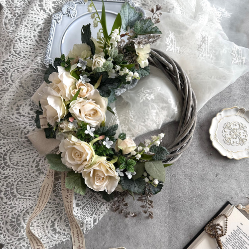 white rose 30cm【リース・ドアリース・玄関リース・造花リース・結婚