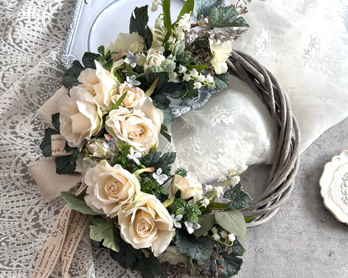 ホワイト系造花の円形リース white rose 30cm【リース・ドアリース・玄関リース・造花リース・結婚