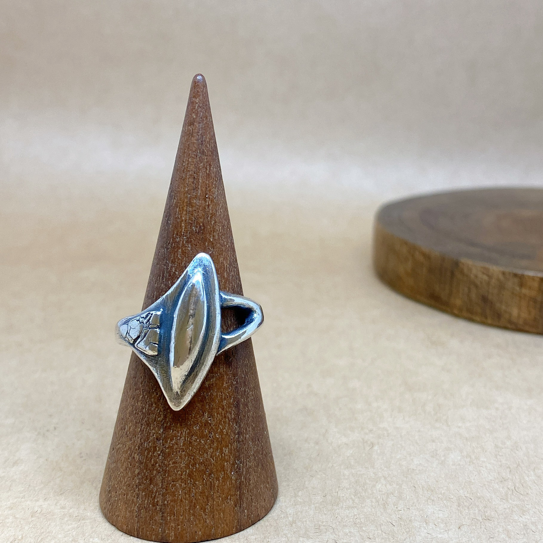 シルバーアクセサリー　指輪　リング　シルバーリング　個性的　シンプル　カジュアル　ユニセックス　メンズ