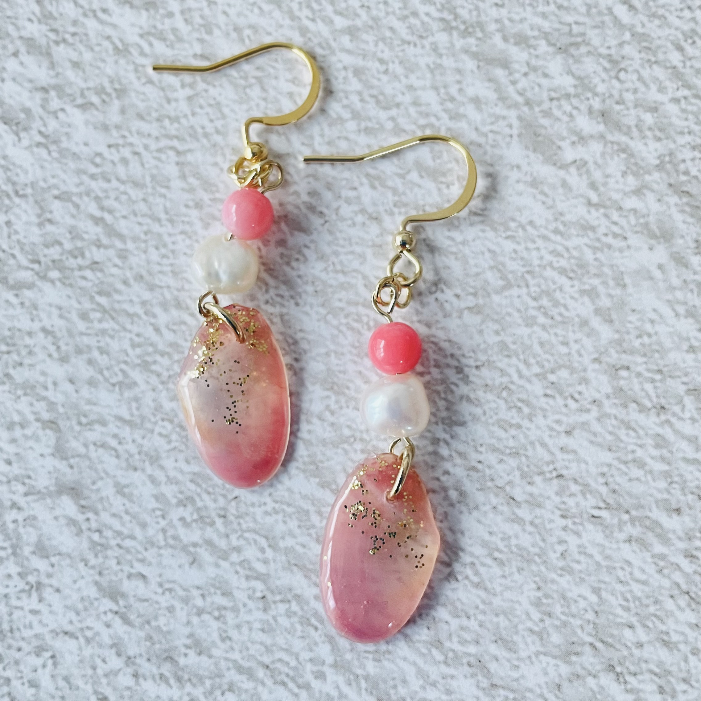 桜貝ピアス イヤリング 淡水バロックパールと珊瑚ビーズ
