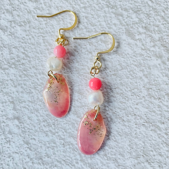 桜貝ピアス イヤリング 淡水バロックパールと珊瑚ビーズ ゴールド