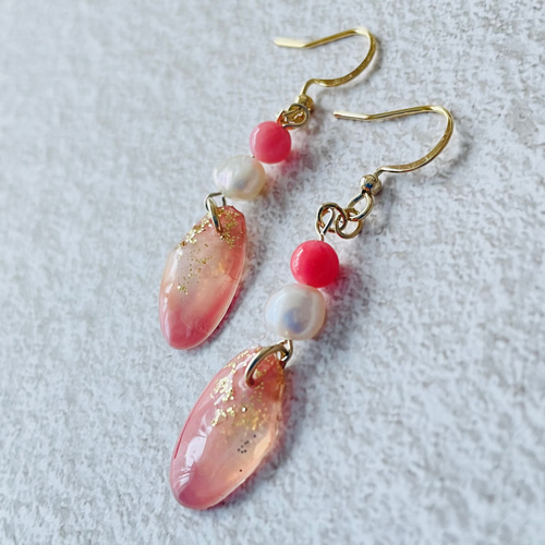 桜貝ピアス イヤリング 淡水バロックパールと珊瑚ビーズ ゴールド