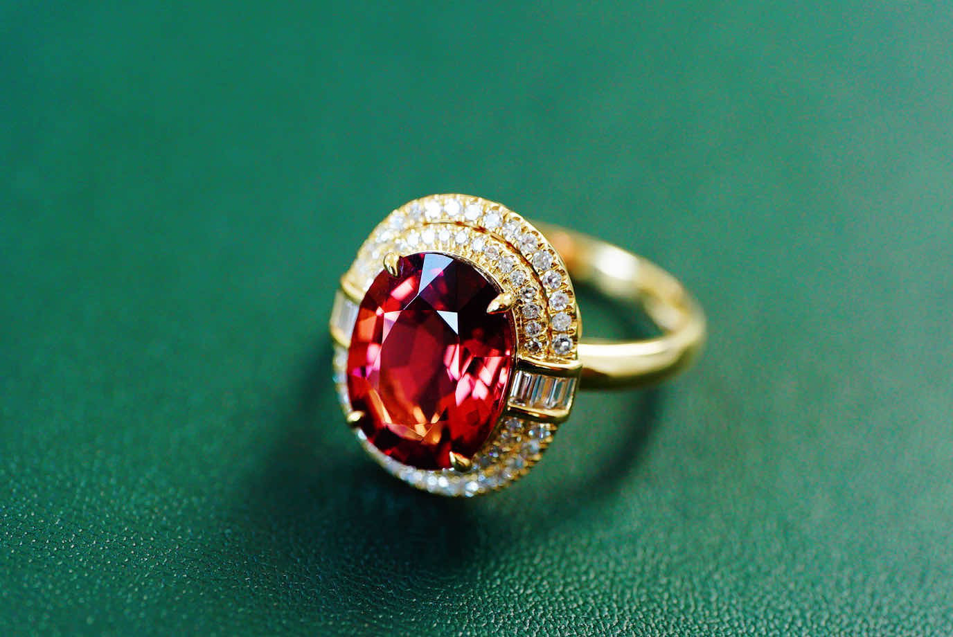 「新春」 K18天然トルマリン　天然ダイヤモンド　上品　幸運　友情　希望　10月誕生石 リング　4.53ct