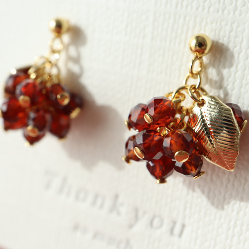 紅茶色》ガーネットのベリーピアス / イヤリング 1月 誕生石 天然石