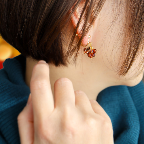 紅茶色》ガーネットのベリーピアス / イヤリング 1月 誕生石 天然石