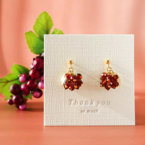 紅茶色》ガーネットのベリーピアス / イヤリング 1月 誕生石 天然石
