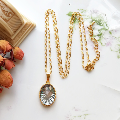 ヴィンテージガラス ヴィトレイルライト オーバル ネックレス