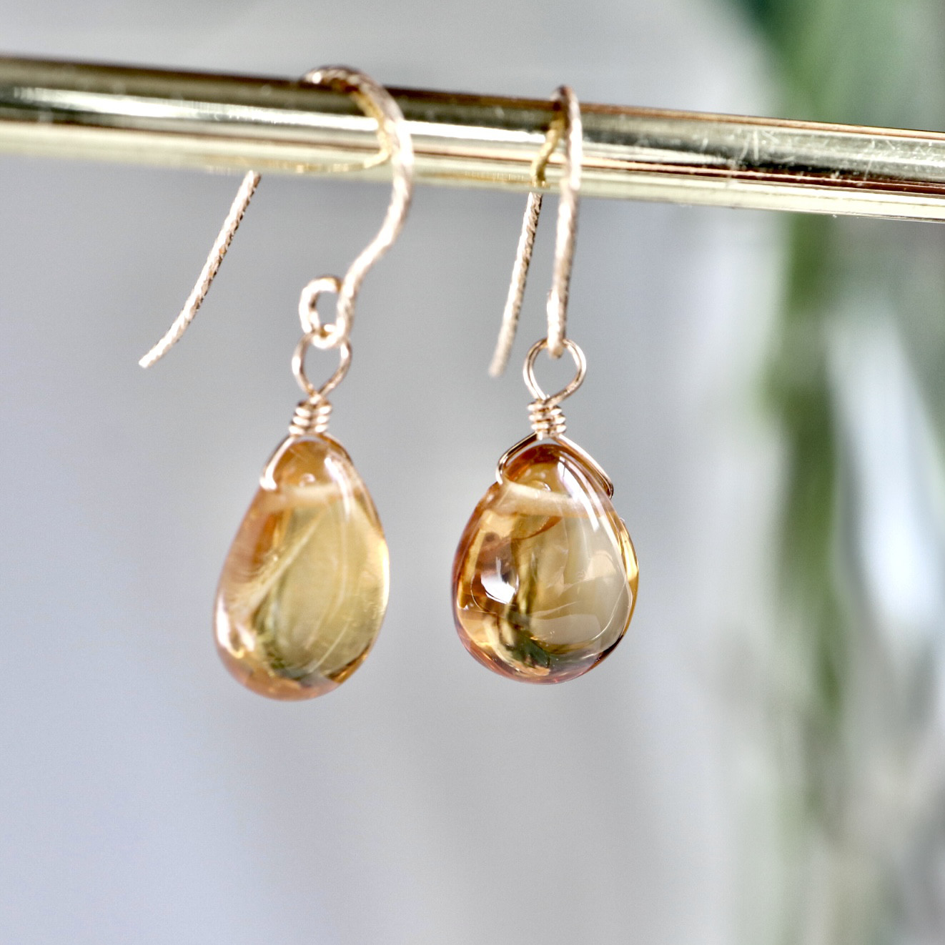 濃い蜂蜜のような飴色14kgfブランデーシトリンピアス シンプル/天然石/雫/オレンジ/濃いカラー/マデイラ