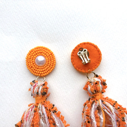 【販売終了】mixタッセル/ビーズモチーフイヤリング(オレンジ) 7枚目の画像