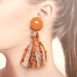 【販売終了】mixタッセル/ビーズモチーフイヤリング(オレンジ) 3枚目の画像
