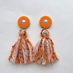 【販売終了】mixタッセル/ビーズモチーフイヤリング(オレンジ) 4枚目の画像